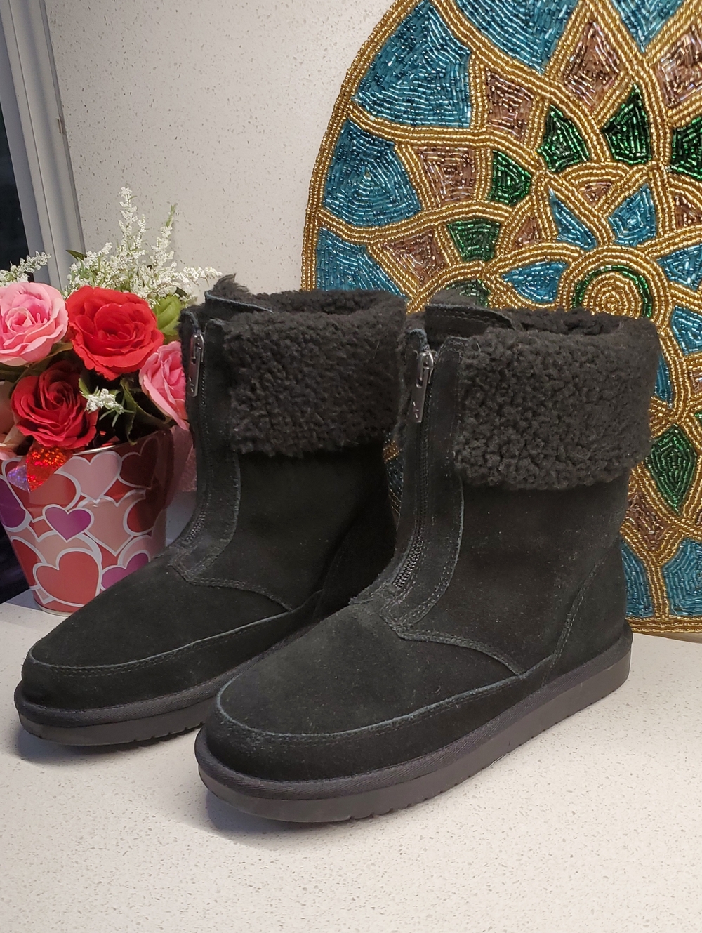 Koolaburra Black Suede Shearling-Cuff Zip Ankle Boots (youth sz 3)